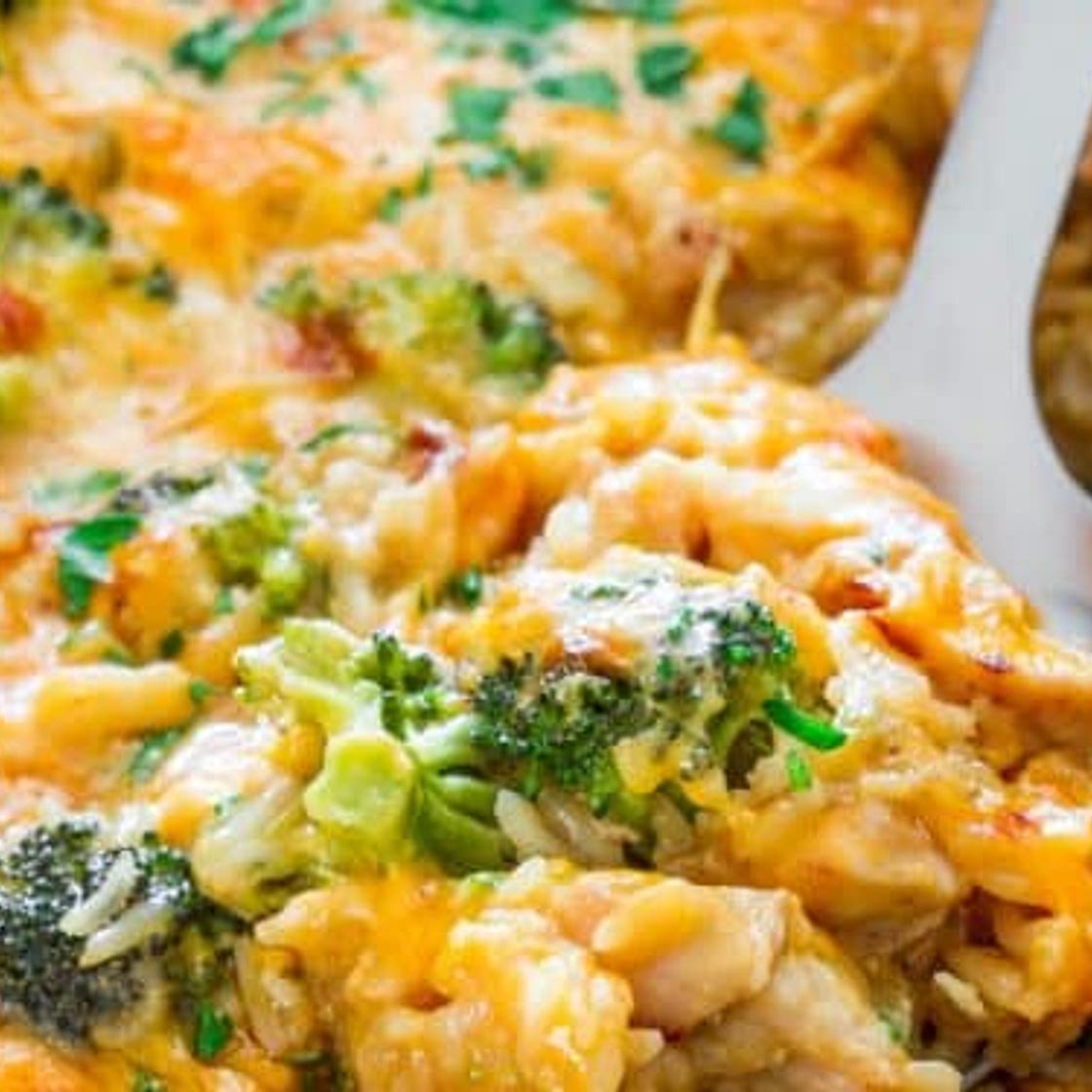 One Pot Cheesy Chicken Broccoli and Rice Casserole