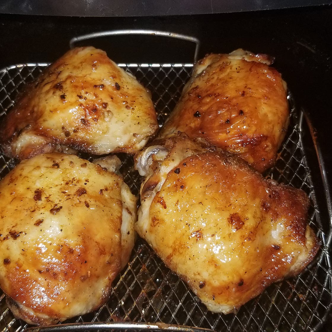 Keto Lemon-Garlic Chicken Thighs in the Air Fryer