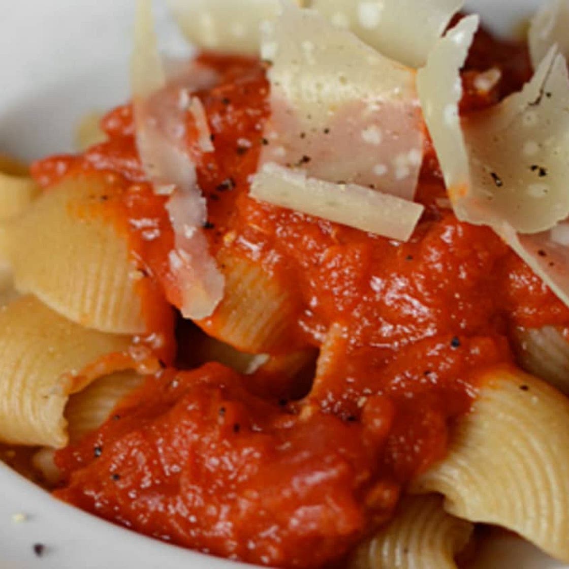Marcella Hazan's Amazing 4-Ingredient Tomato Sauce