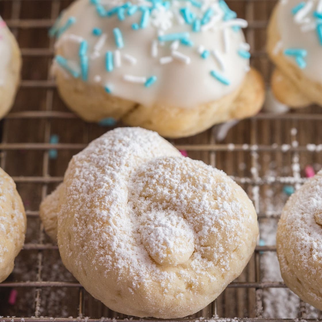 Italian Easter Cookies / Uncinetti