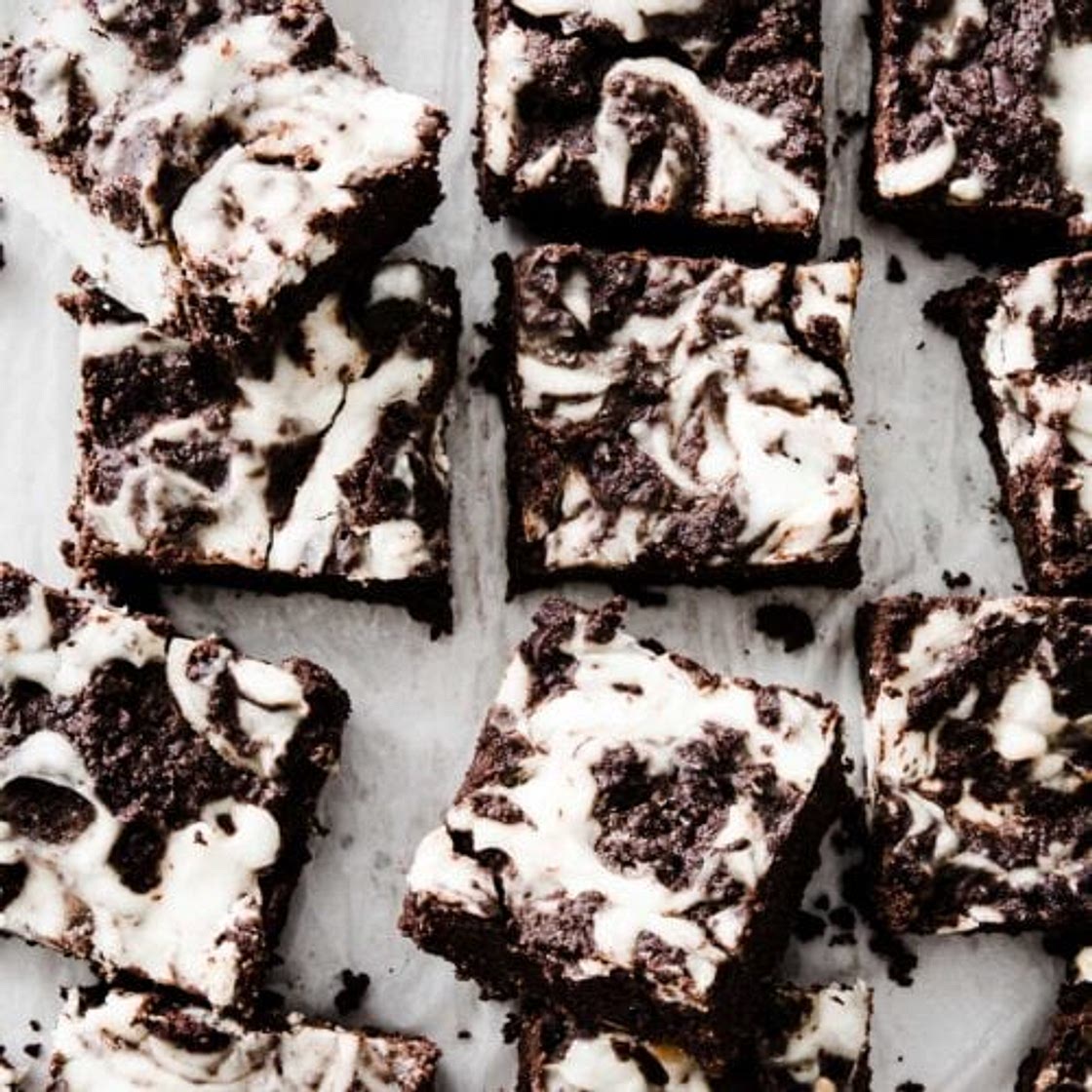 Fudgy Keto Cheesecake Brownies
