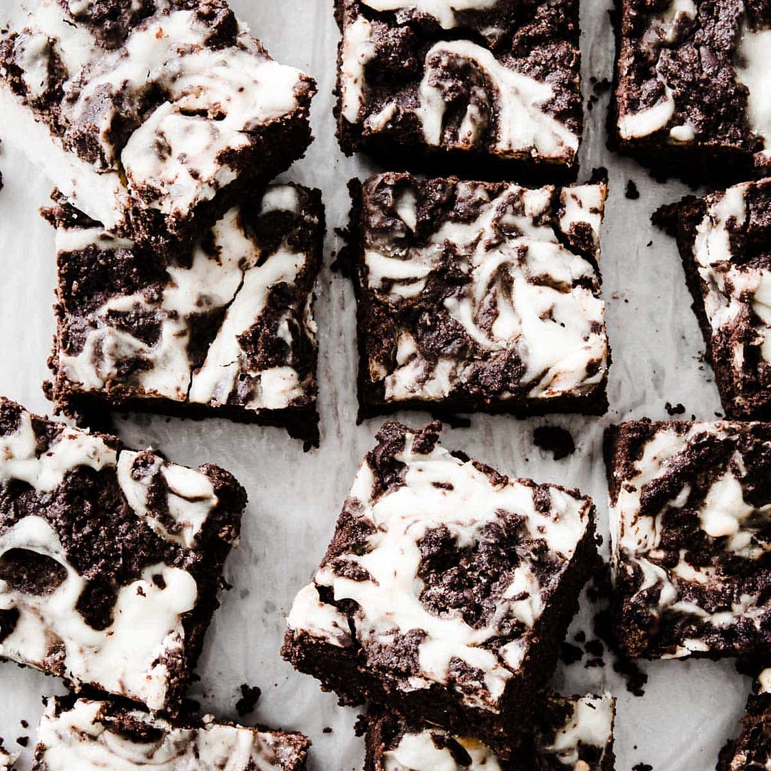 Fudgy Keto Cheesecake Brownies