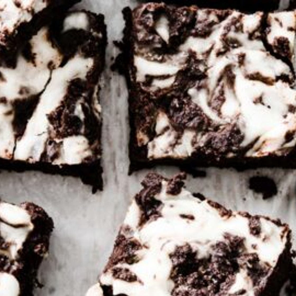 Fudgy Keto Cheesecake Brownies
