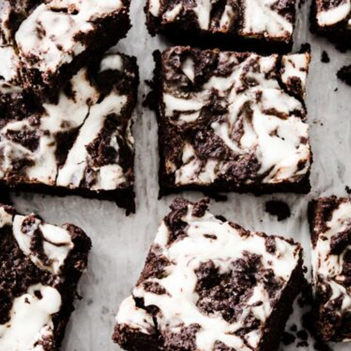 Fudgy Keto Cheesecake Brownies