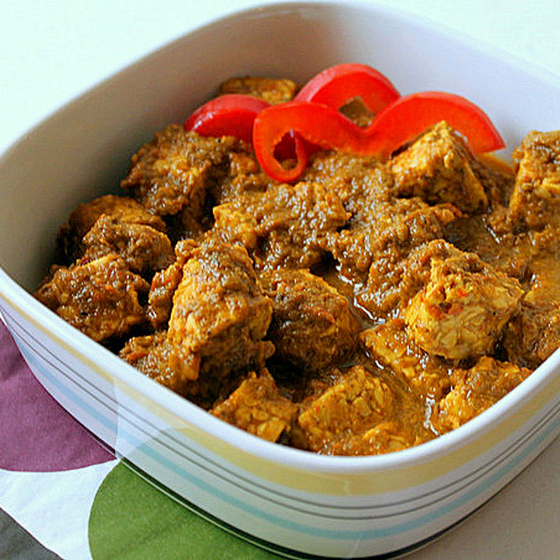 Palak Tempeh (Tempeh In Spinach Tomato Curry) Vegan