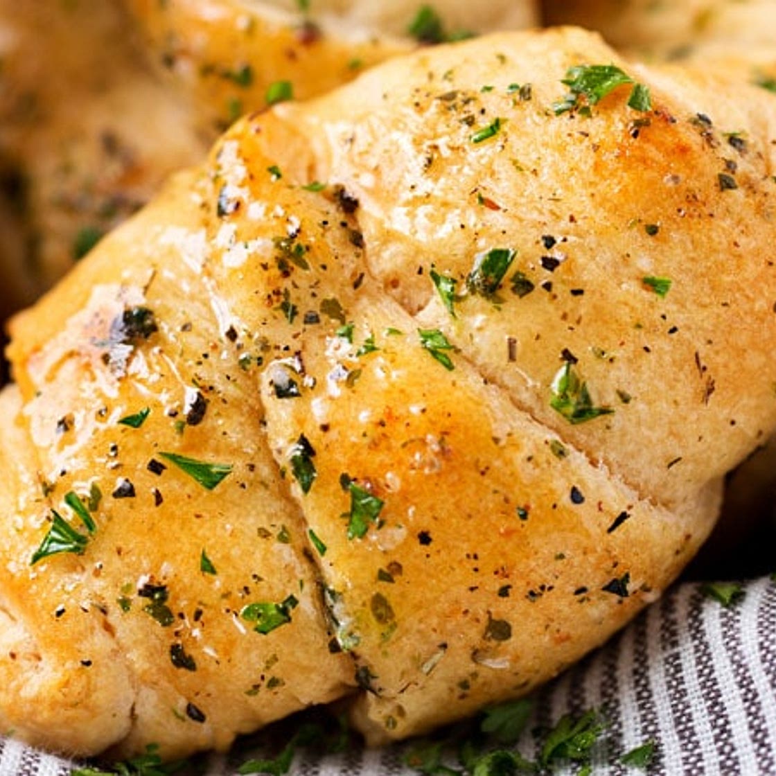 Cheesy Garlic Crescent Rolls