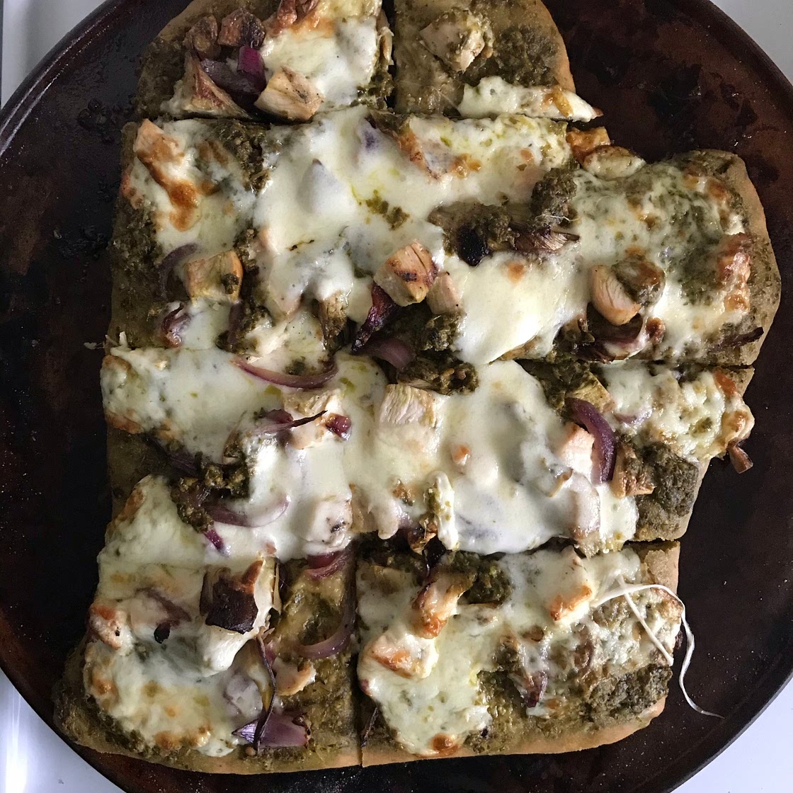 Pesto chicken pizza