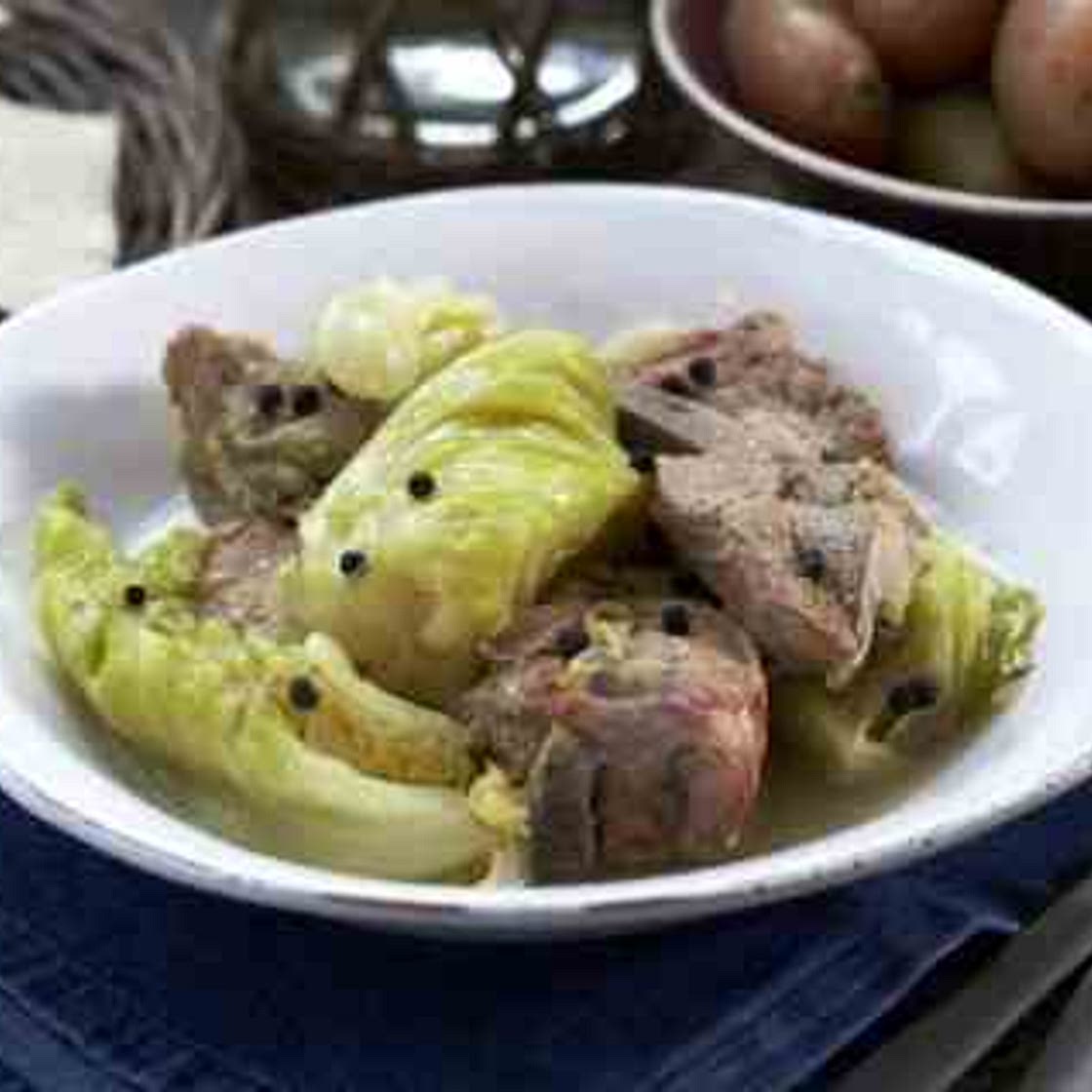 Lamb and cabbage stew (får i kål. fårikål) I