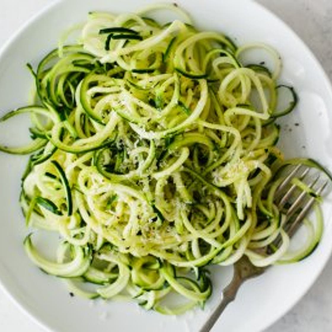Easy Garlic Parmesan Zucchini Noodles (Zoodles)