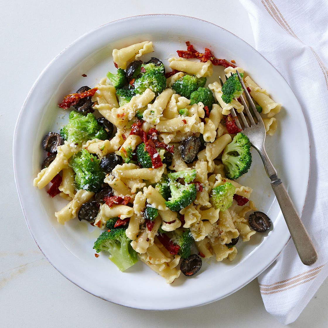 Pasta with Broccoli, Sun-dried Tomatoes, and Olives - Colavita Recipes