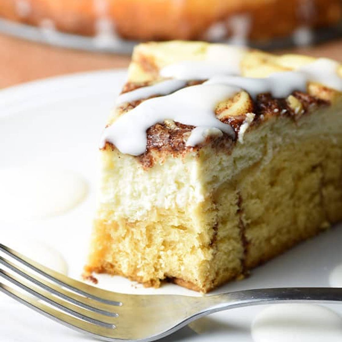 Cinnamon Roll Cheesecake