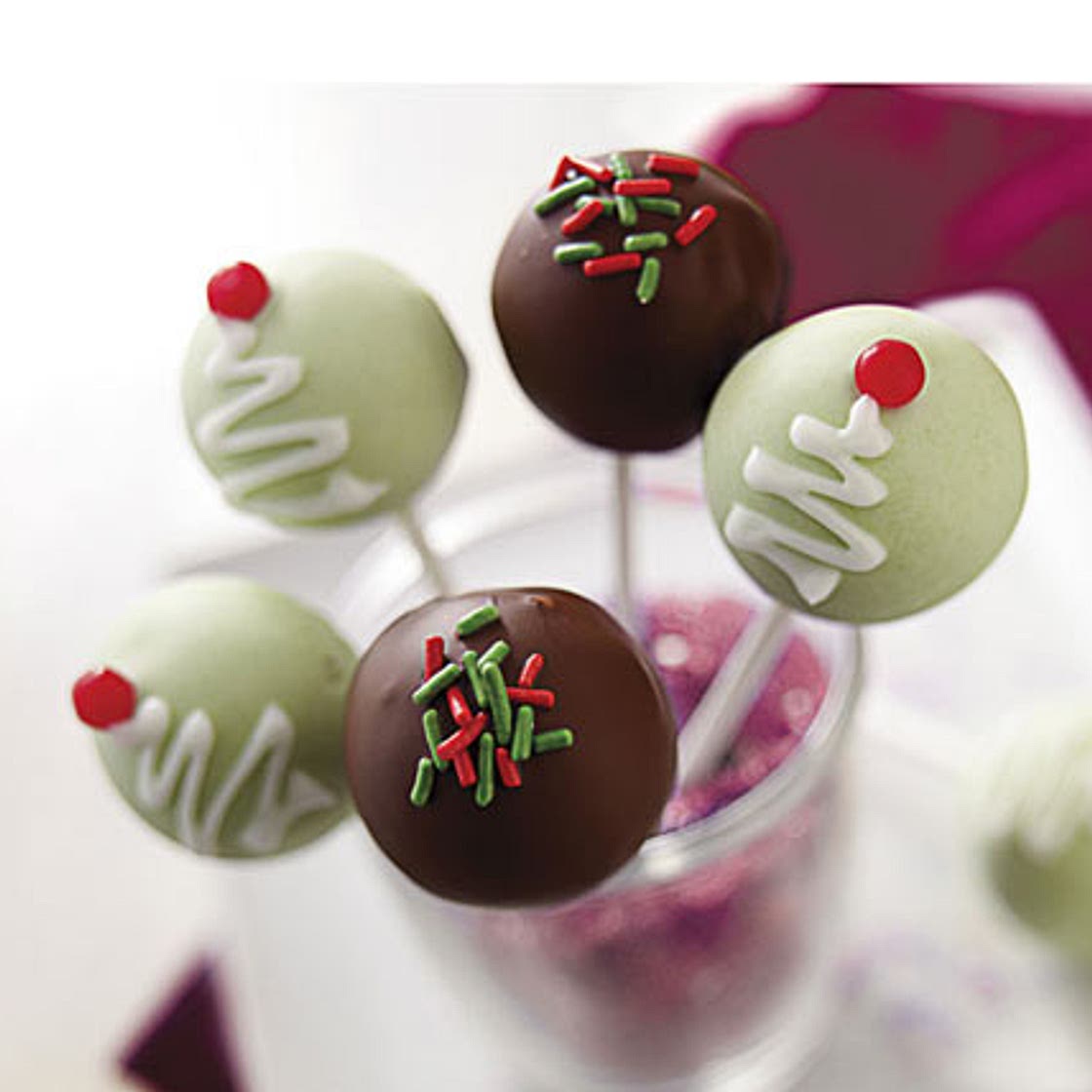 Christmas Tree-Cookie Ball Pops