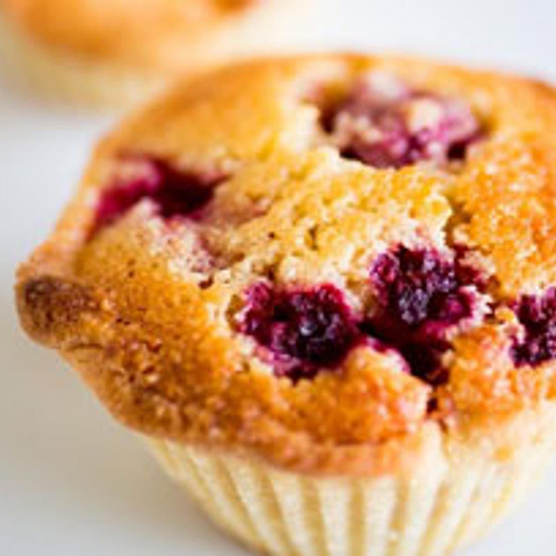 Muffins aux bananes et aux framboises