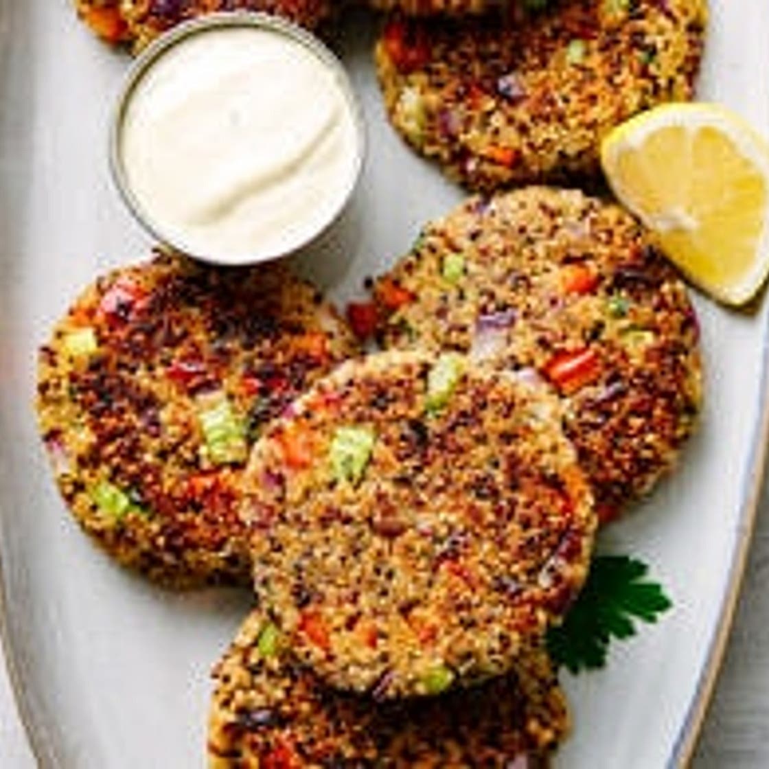 CAJUN QUINOA CAKES + LEMON-DILL-SRIRACHA-REMOULADE