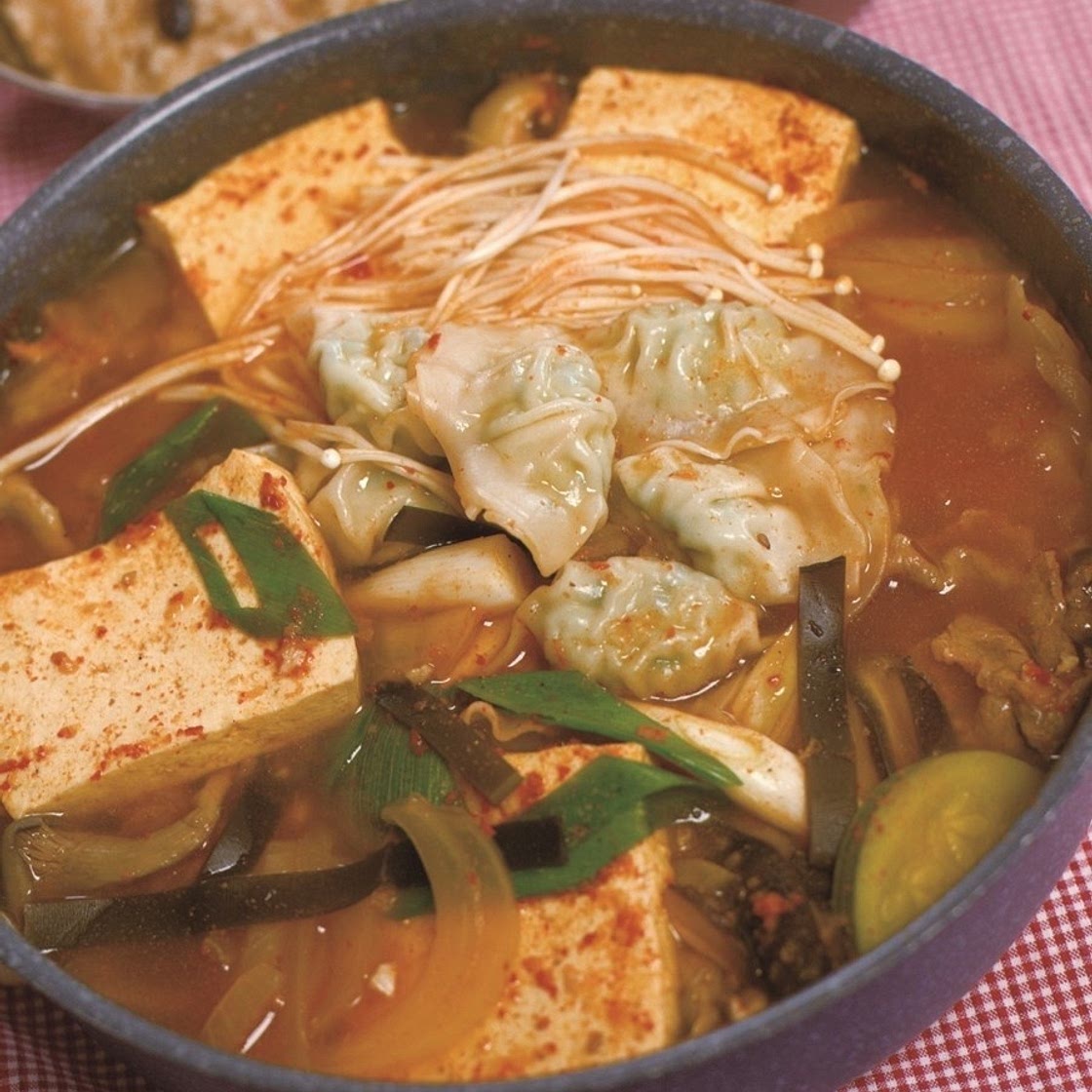 캠핑 김치만두전골 만드는 법