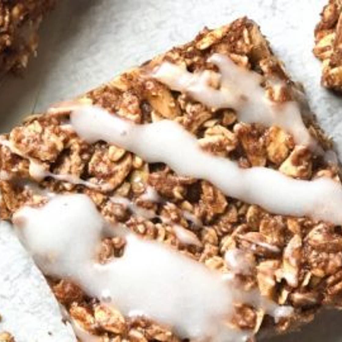 Cinnamon Roll Granola Bars