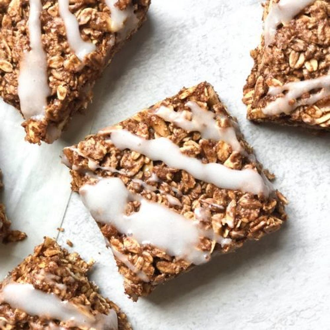 Cinnamon Roll Granola Bars