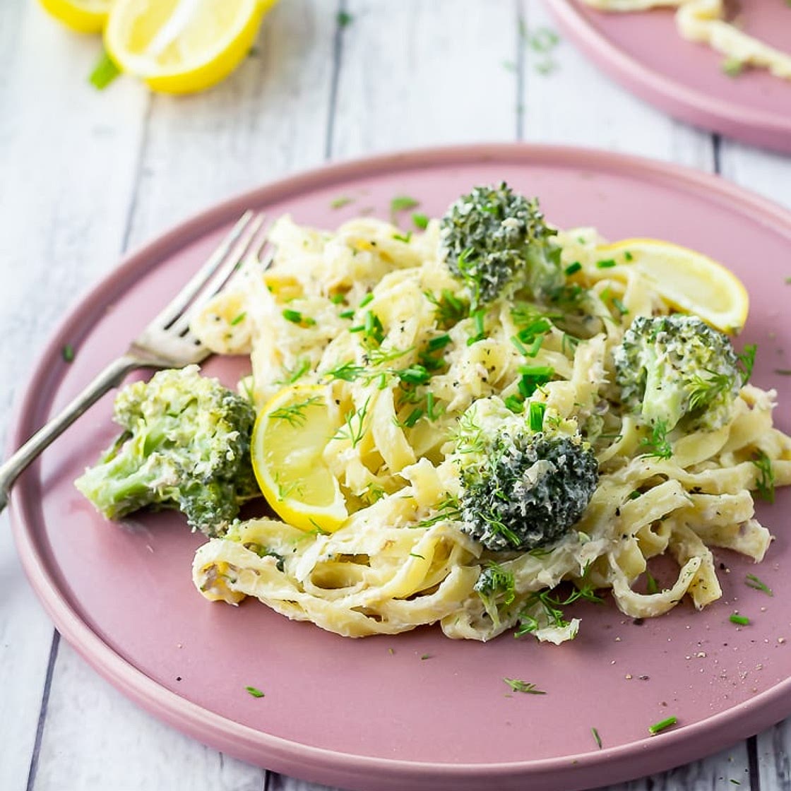 15 Minute Salmon Pasta with Broccoli