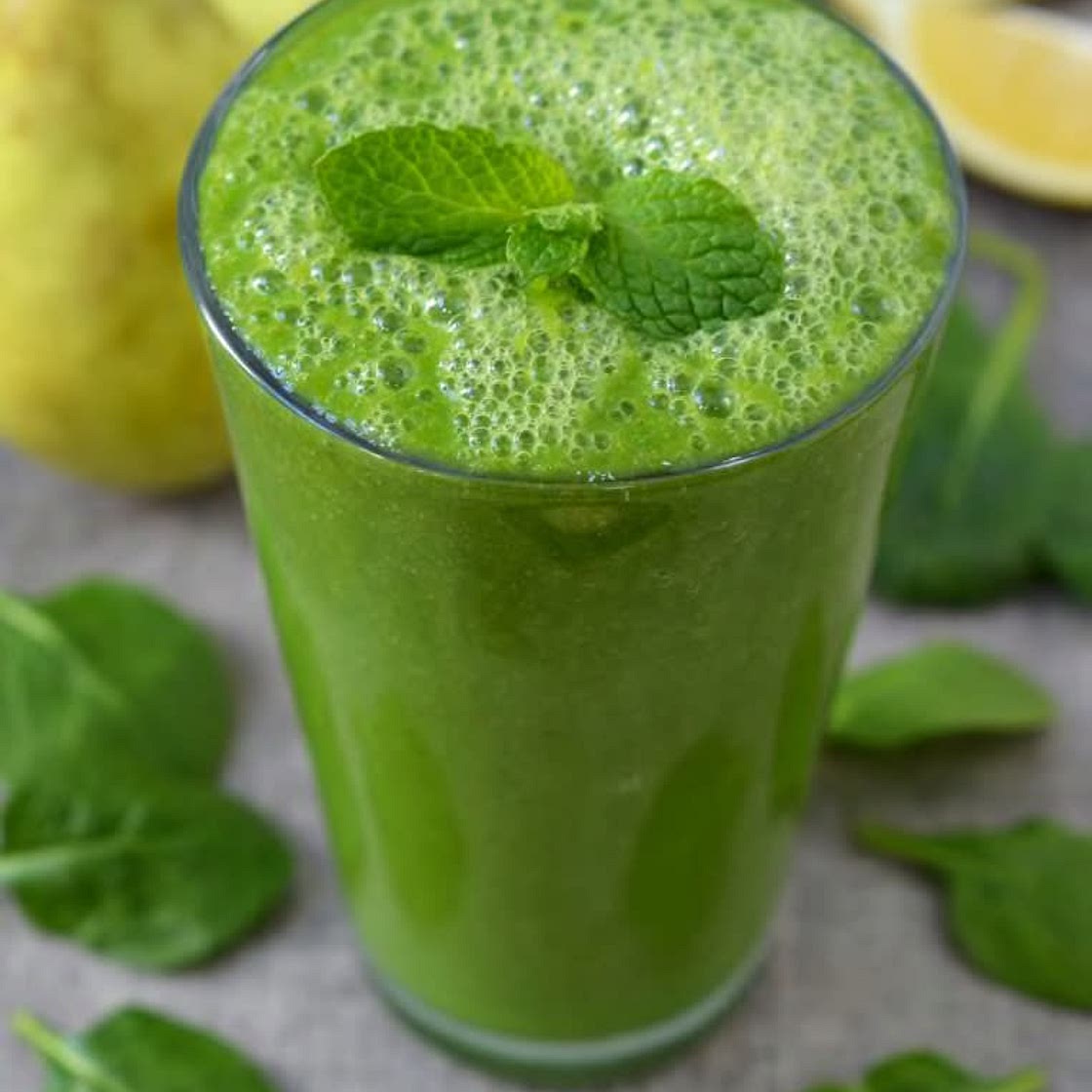 Spinach and Pear Smoothie