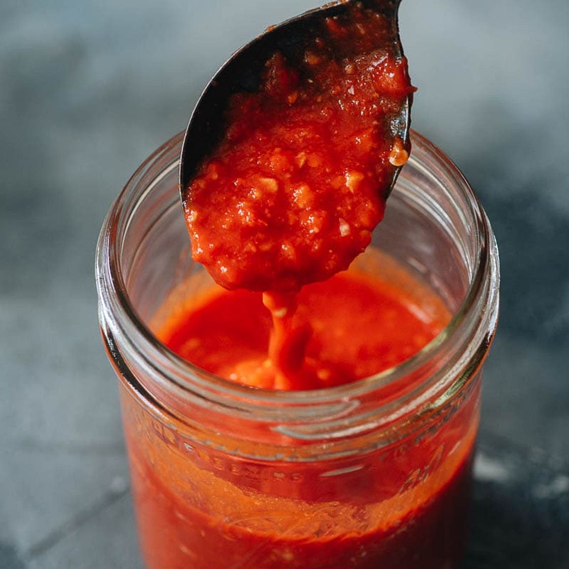 Homemade Chili Garlic Sauce (Huy Fong Brand Copycat)