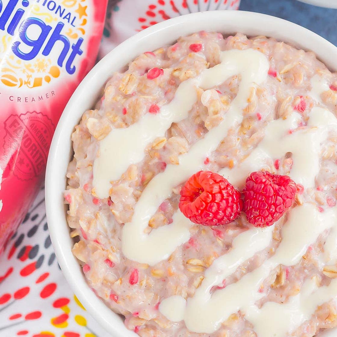 RASPBERRY CHEESECAKE SWIRL OATMEAL