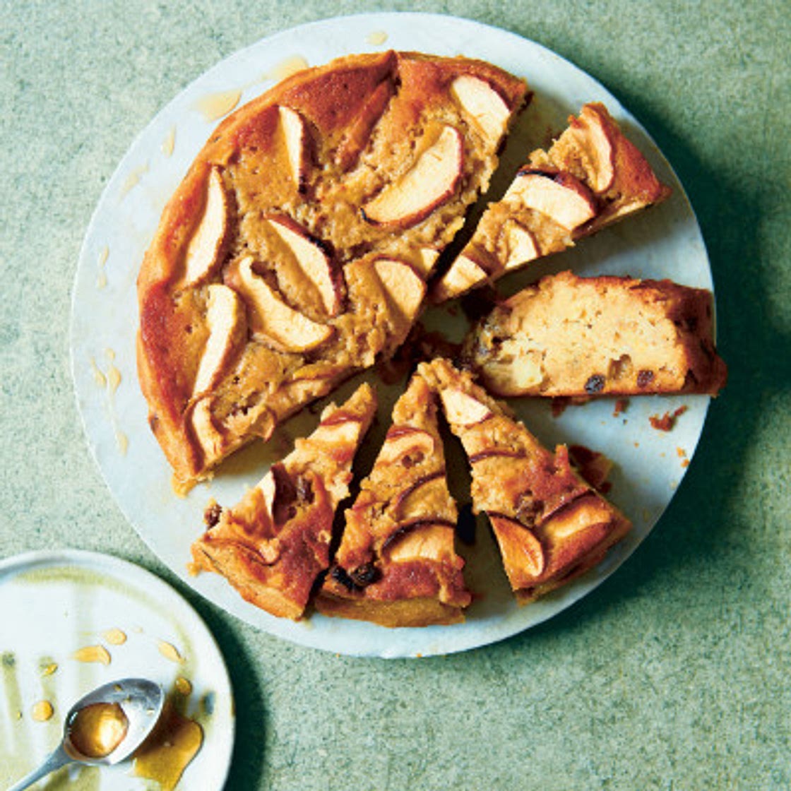 Essential apple & sultana cider cake