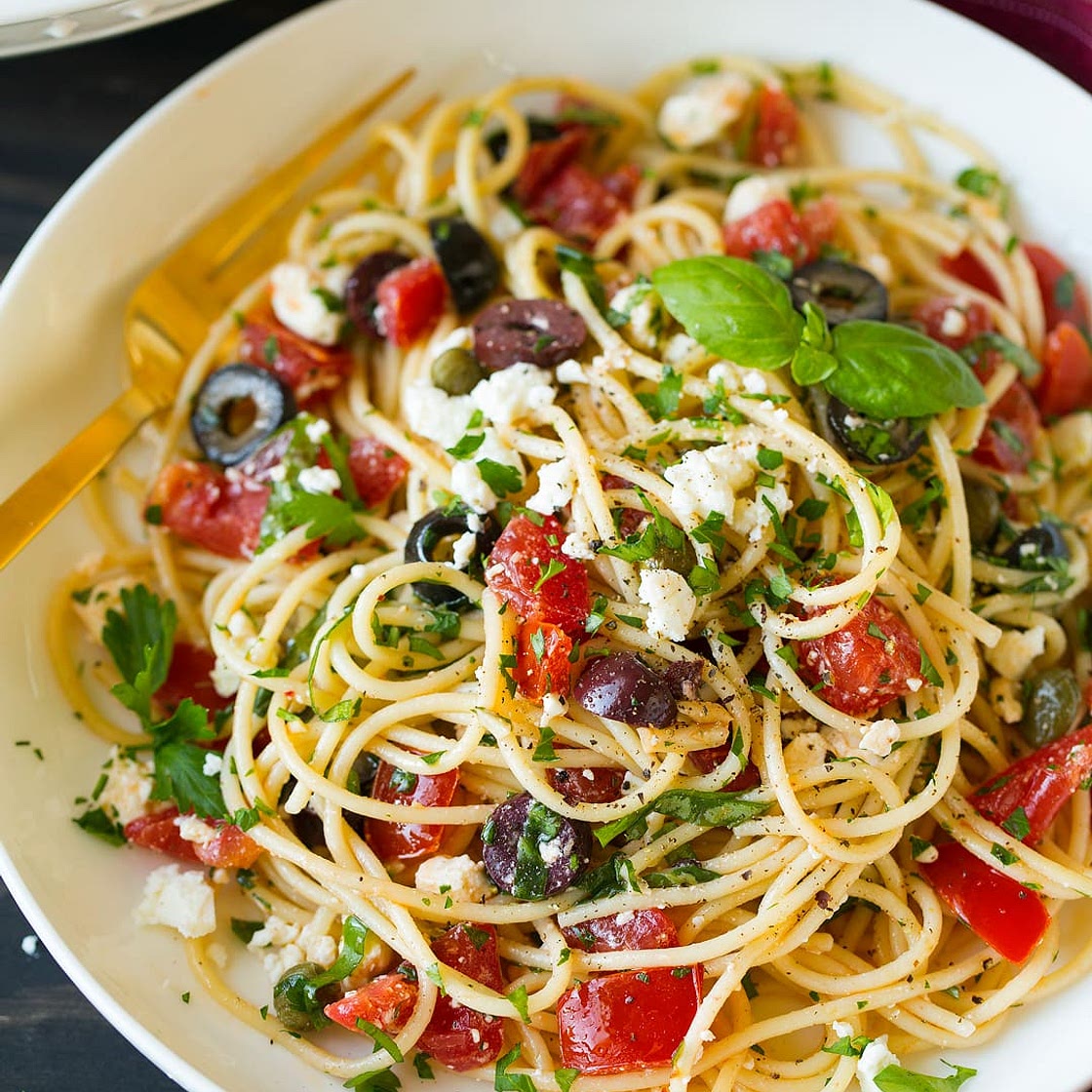Garlicky Greek Spaghett