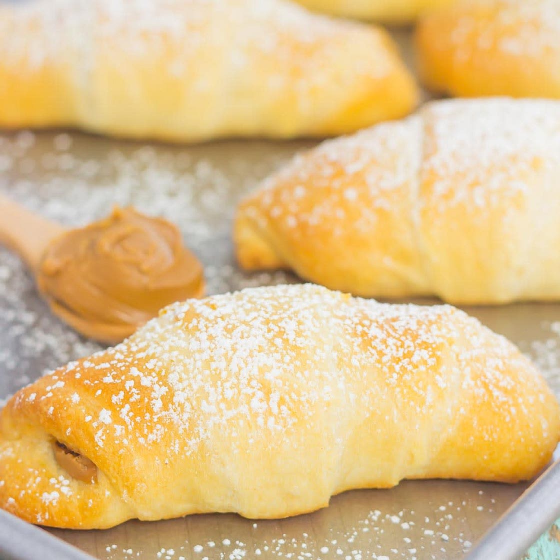 CHOCOLATE COOKIE BUTTER CRESCENTS
