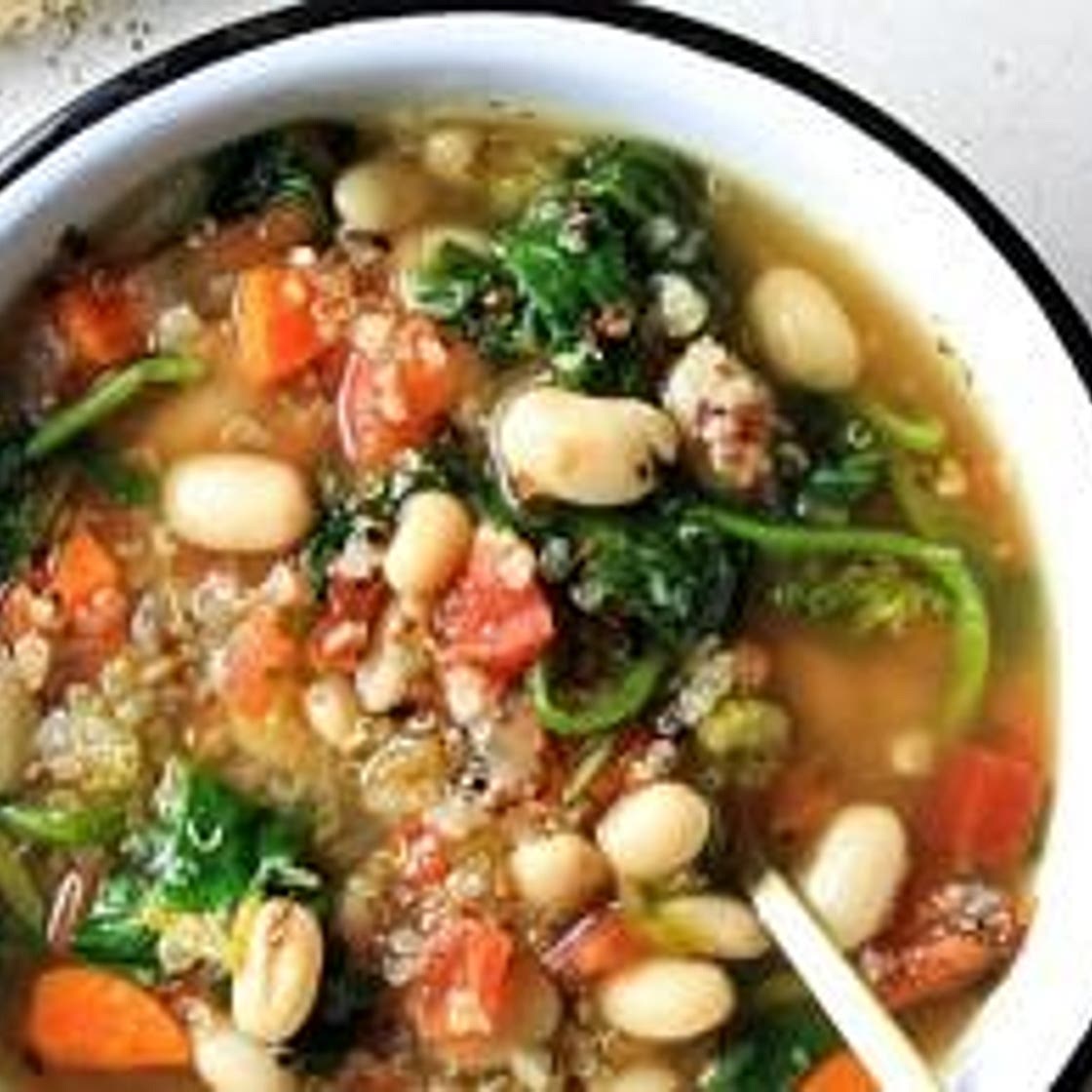 KALE, QUINOA & WHITE BEAN SOUP