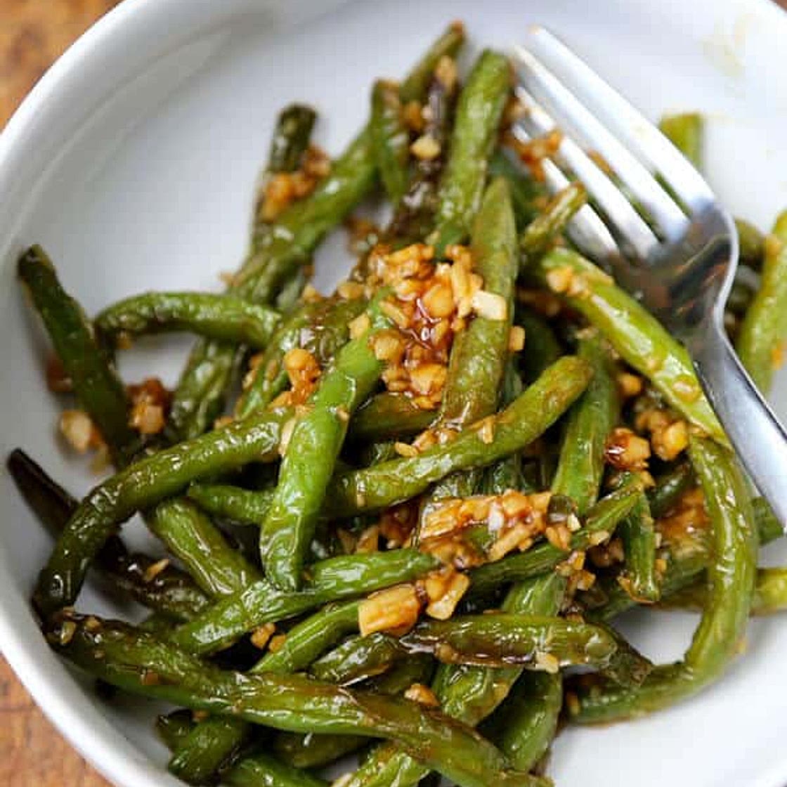 Dry-Fried Green Beans with Garlic Sauce