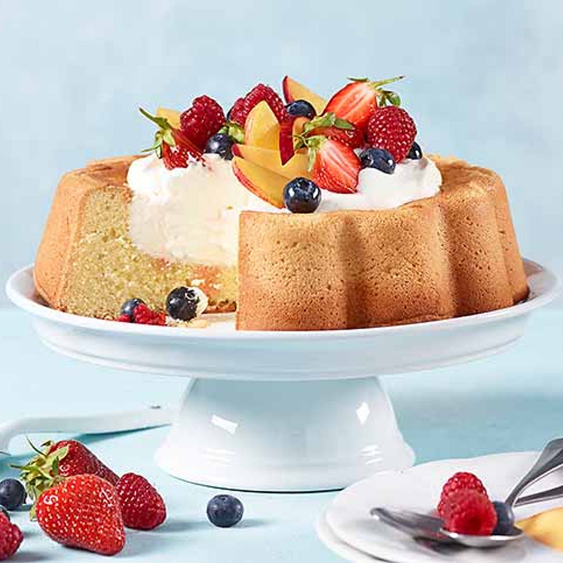 Gefüllter Beerenkuchen