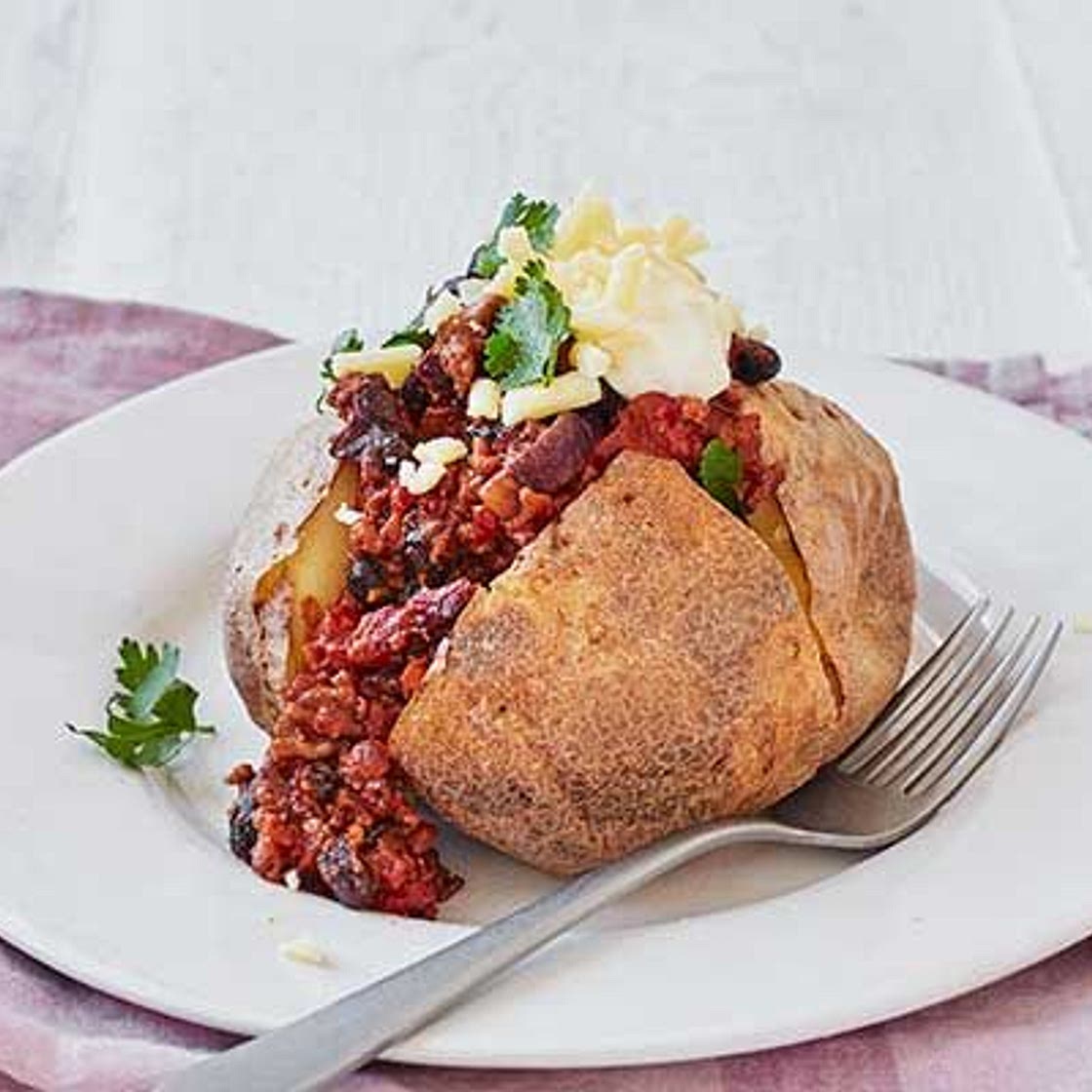 Baked chilli & jacket potatoes