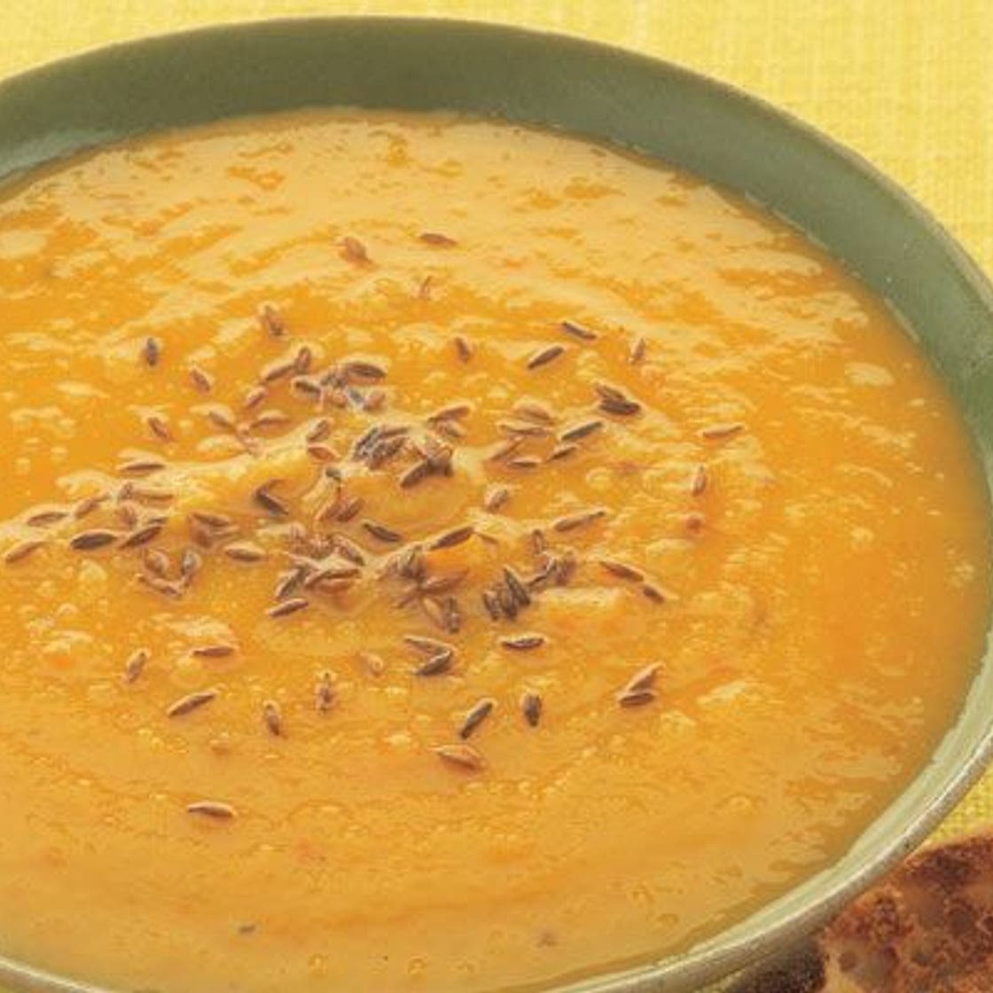 Spicy roasted parsnip soup