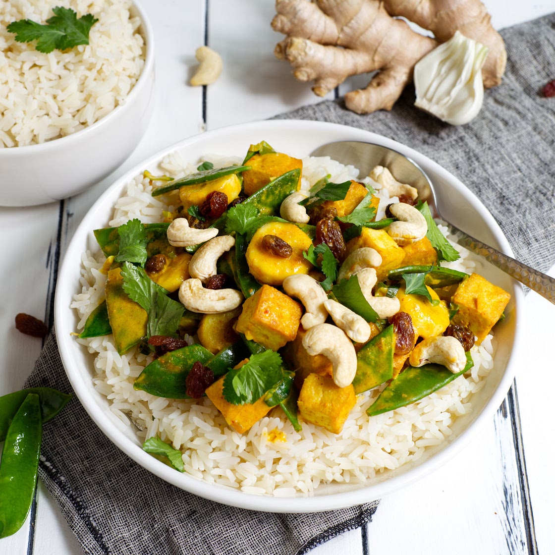 Fruchtiges Thai-Curry mit Tofu und Reis