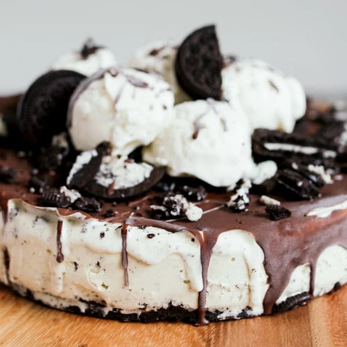 Vegan chocolate & vanilla cookie ice cream cake 