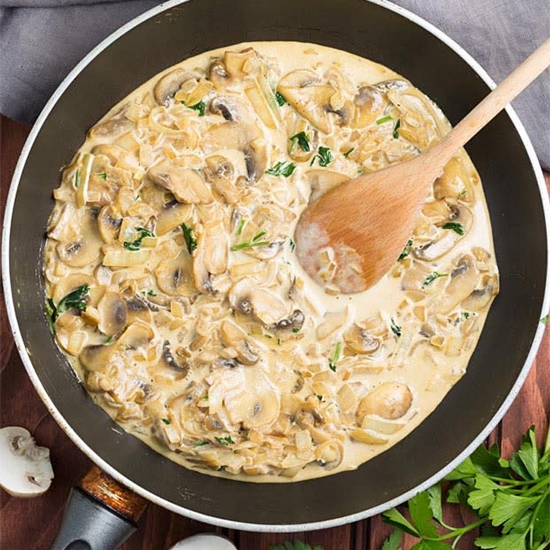 Vegan creamy garlic mushrooms