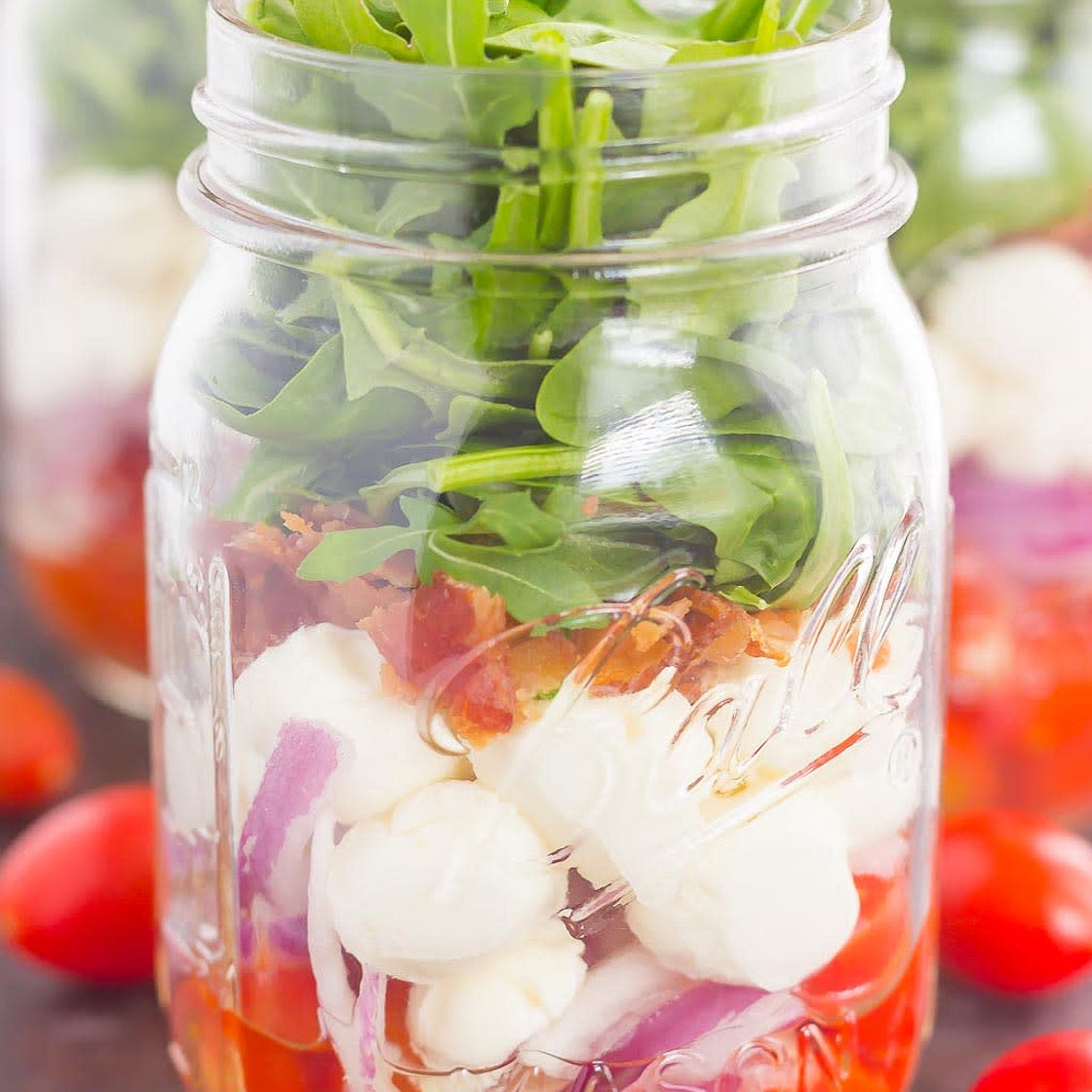 CAPRESE MASON JAR SALAD