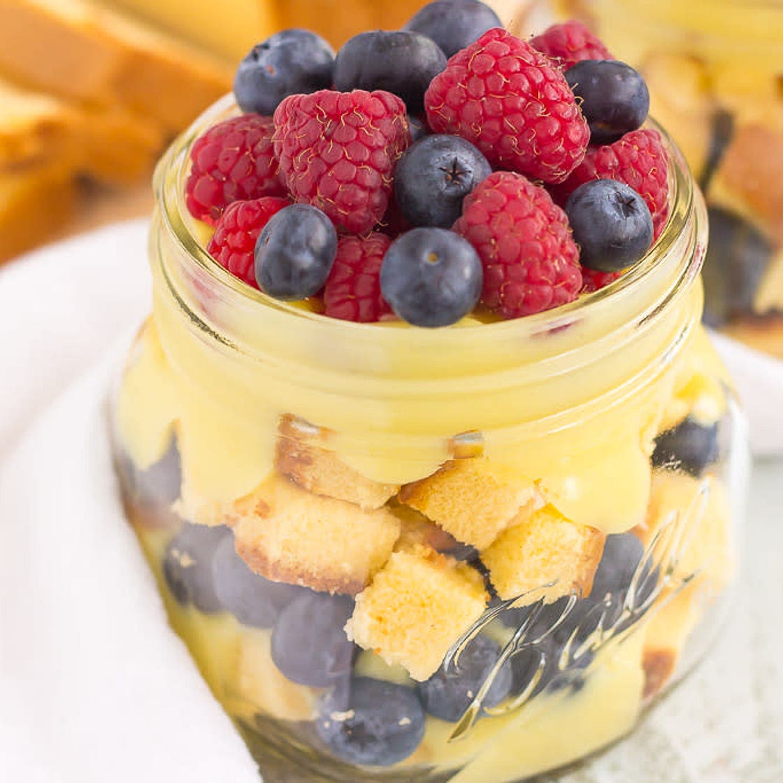 BERRY VANILLA PUDDING POUND CAKE TRIFLE