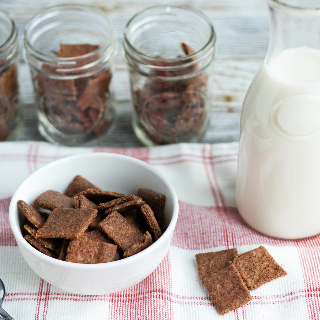 Keto breakfast cereal with almond milk