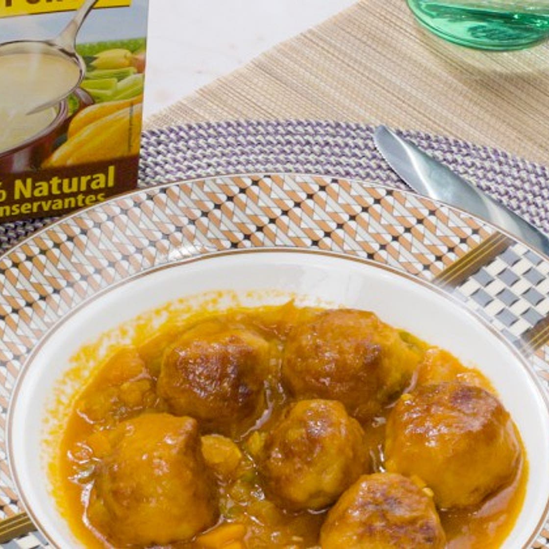 Albóndigas de pollo en salsa
