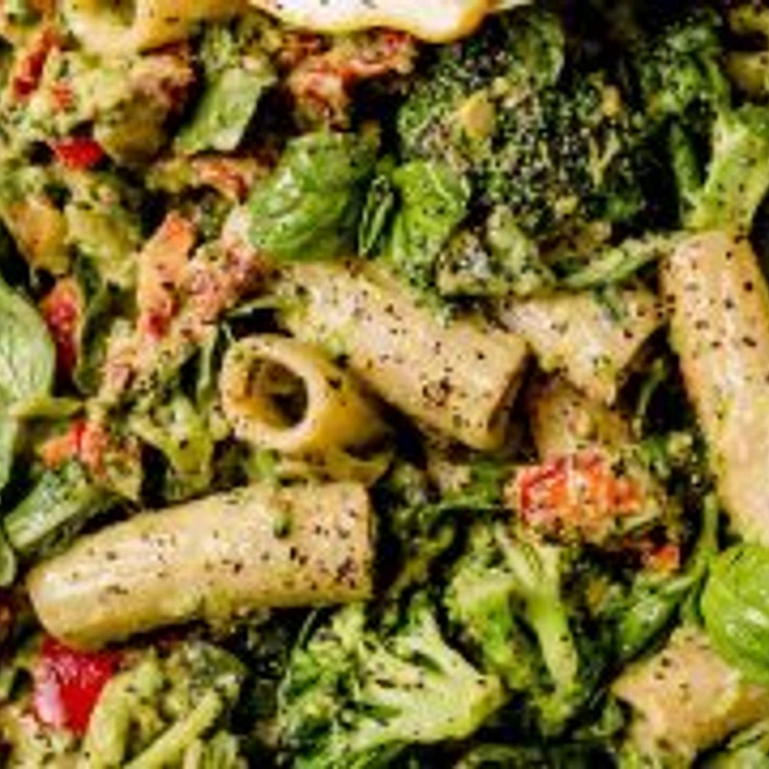 lemony basil creamy vegan pasta with broccoli & sundried tomatoe