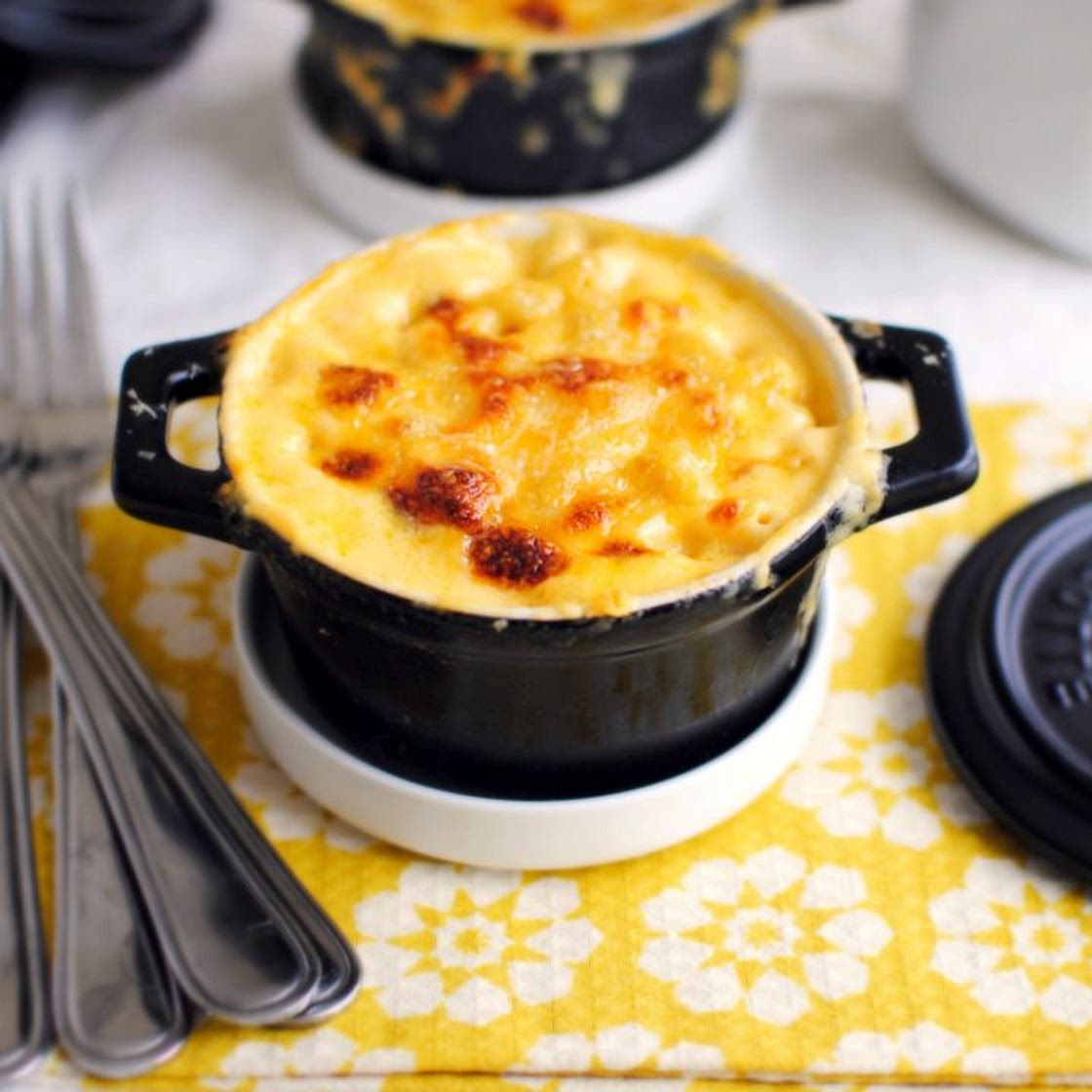 Individual Baked Mac & Cheese Pots