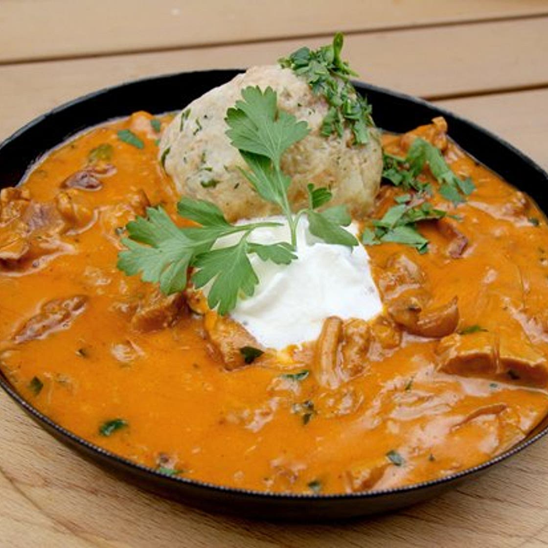 Wiener Eierschwammerlgulasch