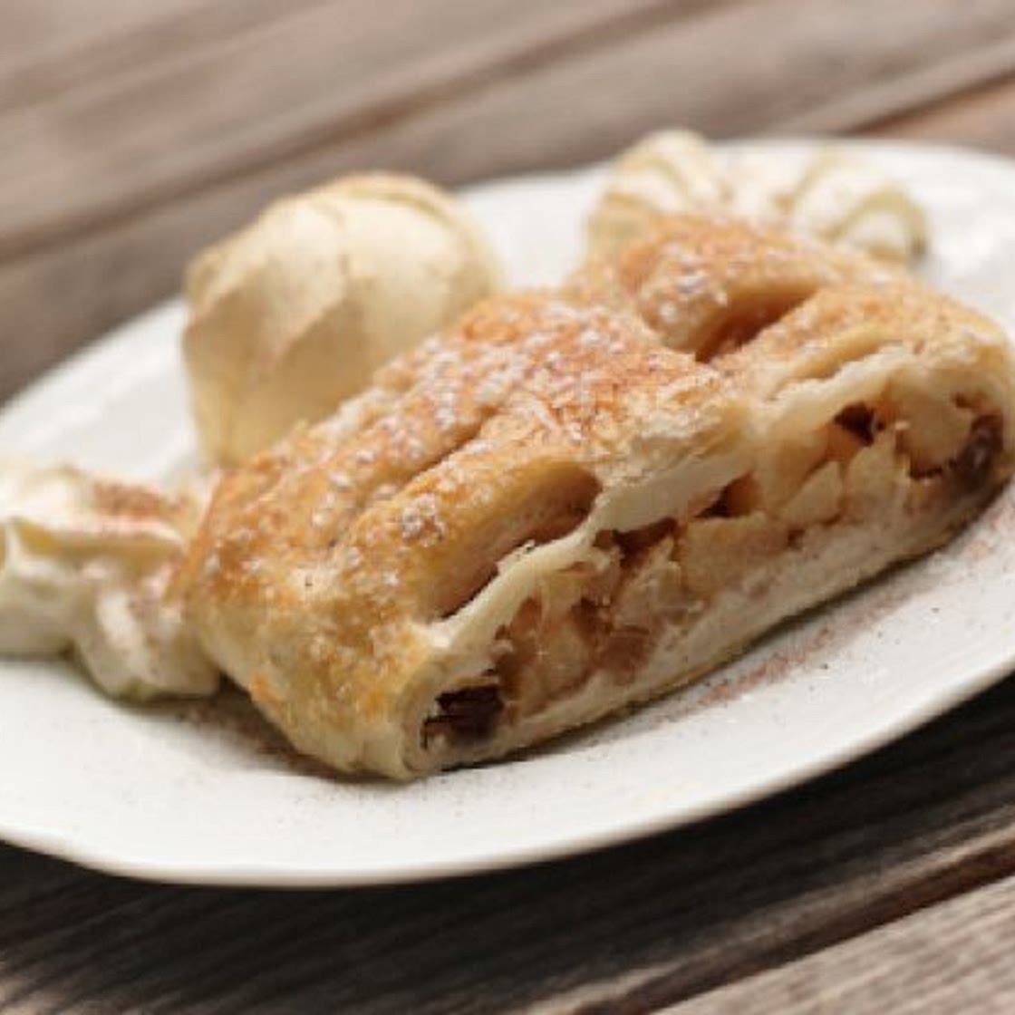 Wiener Apfelstrudel