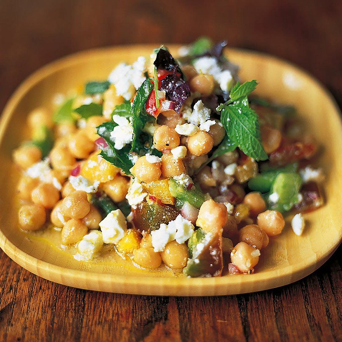 Summer chickpea salad