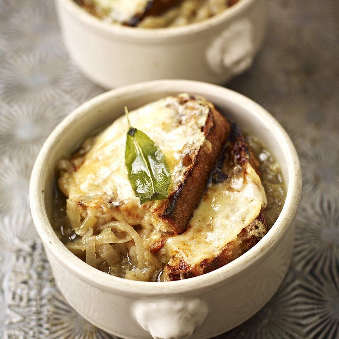 English onion soup with sage & Cheddar