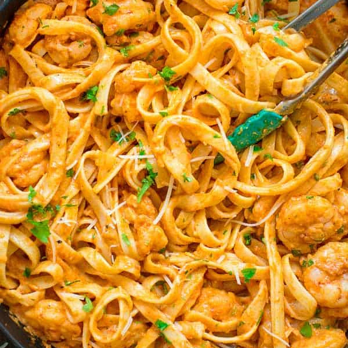 SHRIMP FETTUCCINE WITH ROASTED PEPPER SAUCE