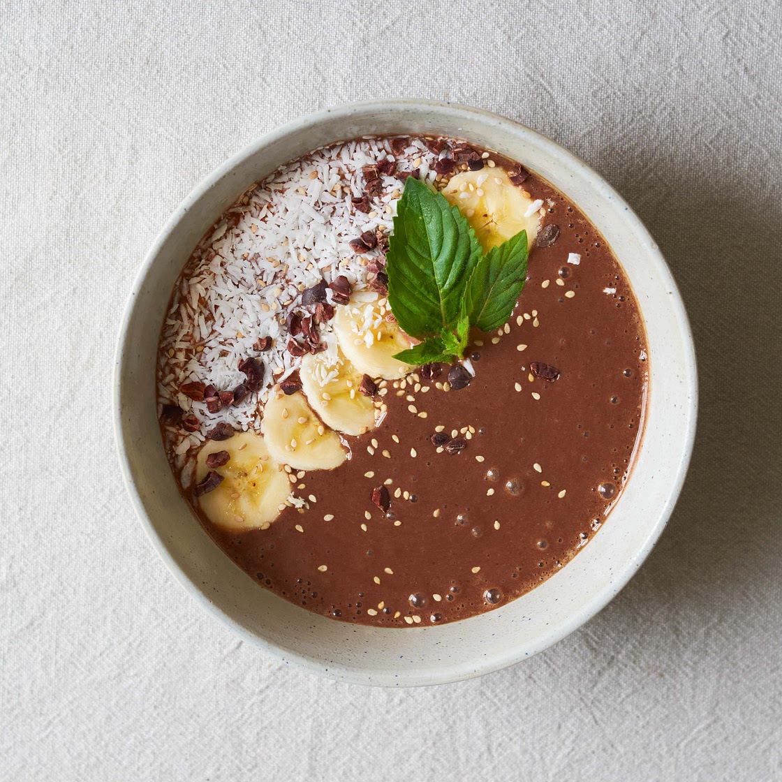 Vegane Tahini Schoko Smoothie-Bowl