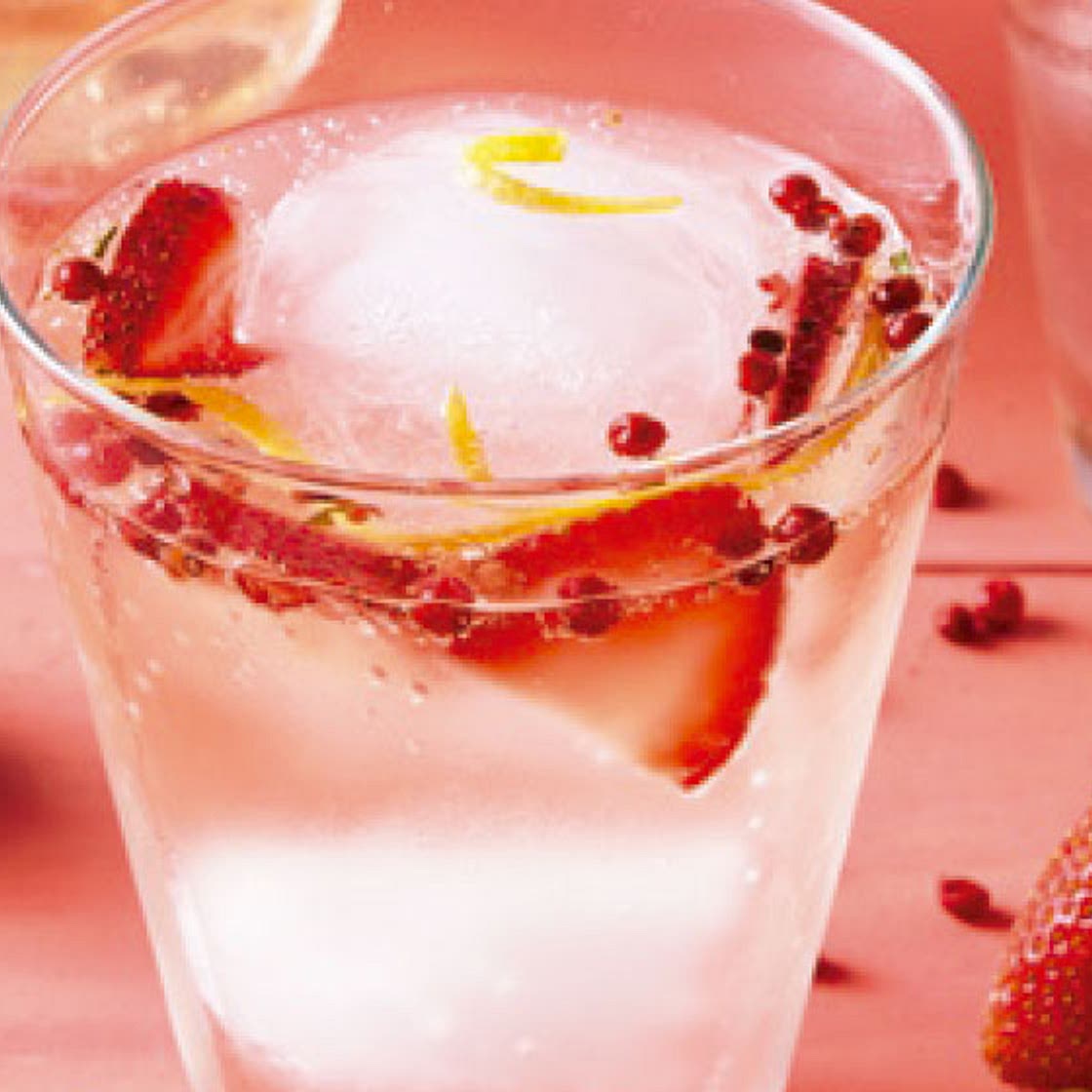 Gin tonic con pimienta rosa
