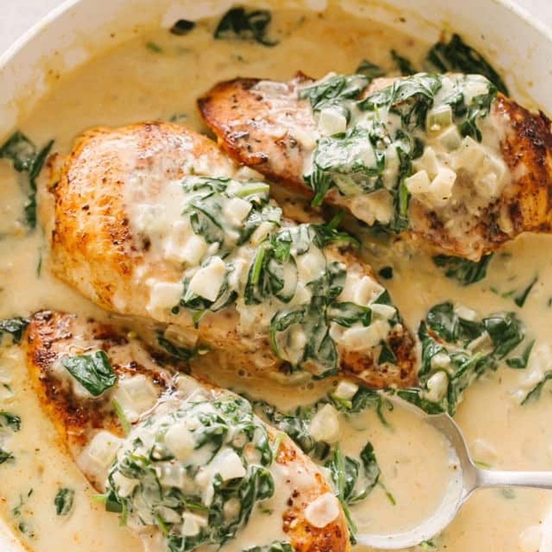 Easy Chicken Breasts Recipe with Creamed Spinach Sauce